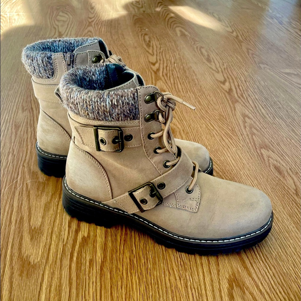 Faux leather bootie